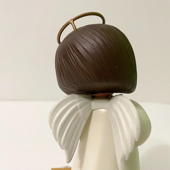 Hallmark Wireless Childrens Angel Choir Faith Christmas Pageant Motion and Sound - Picture 15 of 17